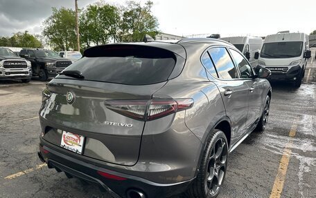 Alfa Romeo Stelvio, 2024 год, 4 550 000 рублей, 5 фотография