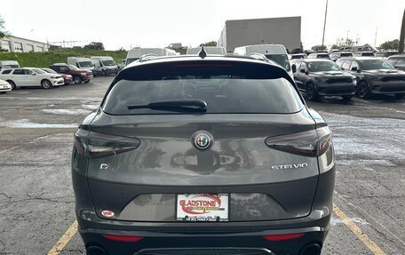 Alfa Romeo Stelvio, 2024 год, 4 550 000 рублей, 6 фотография