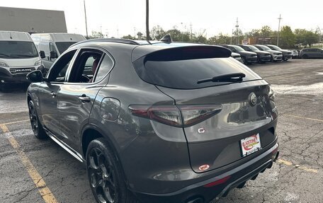 Alfa Romeo Stelvio, 2024 год, 4 550 000 рублей, 7 фотография