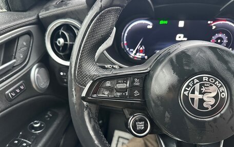 Alfa Romeo Stelvio, 2024 год, 4 550 000 рублей, 15 фотография