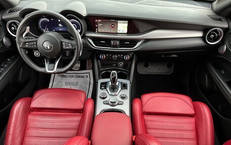 Alfa Romeo Stelvio, 2024 год, 4 550 000 рублей, 18 фотография