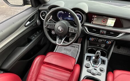 Alfa Romeo Stelvio, 2024 год, 4 550 000 рублей, 14 фотография