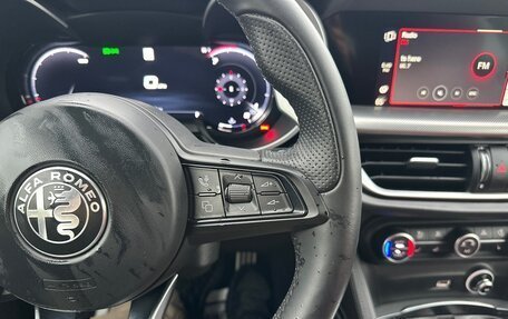 Alfa Romeo Stelvio, 2024 год, 4 550 000 рублей, 16 фотография