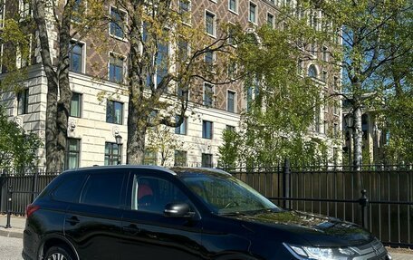 Mitsubishi Outlander III рестайлинг 3, 2019 год, 1 950 000 рублей, 5 фотография