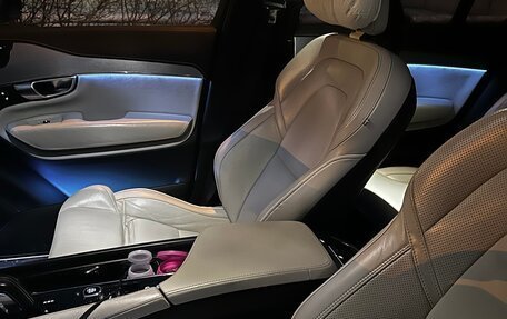 Volvo XC90 II рестайлинг, 2019 год, 3 800 000 рублей, 14 фотография