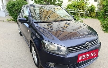 Volkswagen Polo VI (EU Market), 2013 год, 860 000 рублей, 3 фотография