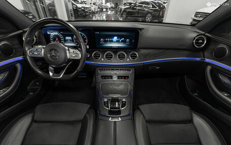 Mercedes-Benz E-Класс, 2019 год, 3 750 000 рублей, 9 фотография