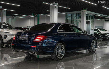 Mercedes-Benz E-Класс, 2019 год, 3 750 000 рублей, 5 фотография