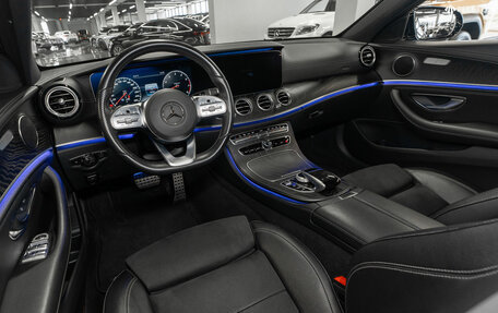 Mercedes-Benz E-Класс, 2019 год, 3 750 000 рублей, 8 фотография