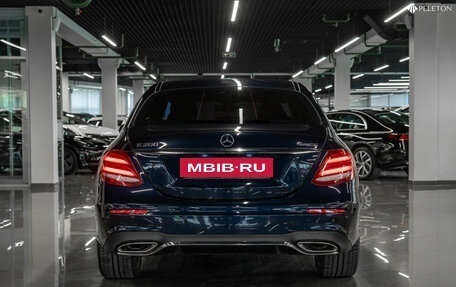 Mercedes-Benz E-Класс, 2019 год, 3 750 000 рублей, 6 фотография