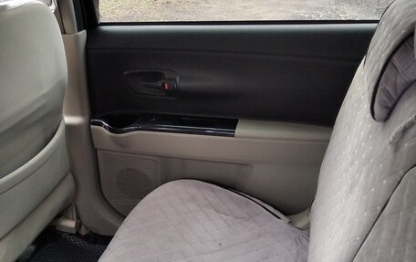 Toyota Passo Sette, 2009 год, 750 000 рублей, 13 фотография