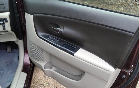 Toyota Passo Sette, 2009 год, 750 000 рублей, 14 фотография