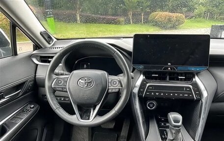 Toyota Venza, 2022 год, 3 300 000 рублей, 6 фотография