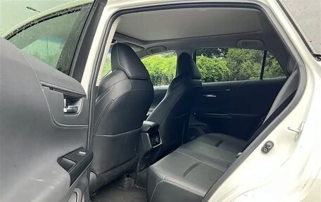 Toyota Venza, 2022 год, 3 300 000 рублей, 8 фотография