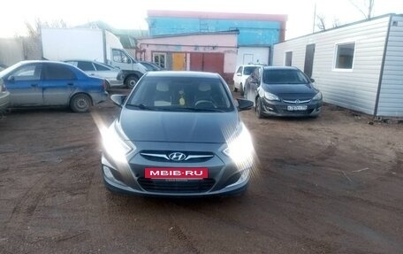Hyundai Solaris II рестайлинг, 2013 год, 550 000 рублей, 5 фотография