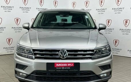 Volkswagen Tiguan II, 2018 год, 2 650 000 рублей, 2 фотография