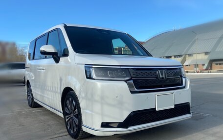Honda Stepwgn, 2024 год, 3 550 000 рублей, 2 фотография