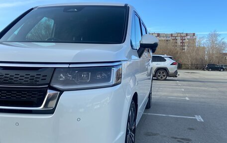 Honda Stepwgn, 2024 год, 3 550 000 рублей, 5 фотография