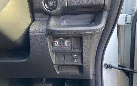 Honda Stepwgn, 2024 год, 3 550 000 рублей, 19 фотография