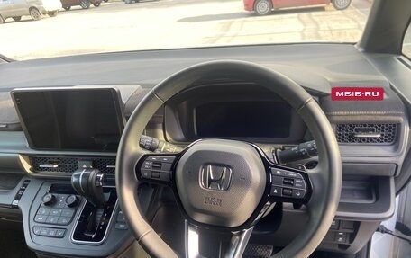Honda Stepwgn, 2024 год, 3 550 000 рублей, 18 фотография