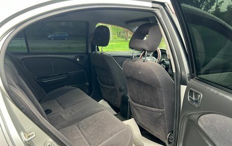 Toyota Avensis III рестайлинг, 2001 год, 499 999 рублей, 12 фотография