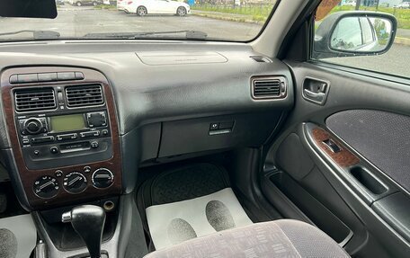 Toyota Avensis III рестайлинг, 2001 год, 499 999 рублей, 16 фотография