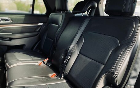 Ford Explorer VI, 2017 год, 2 910 000 рублей, 16 фотография