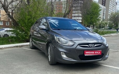Hyundai Solaris II рестайлинг, 2012 год, 840 000 рублей, 1 фотография