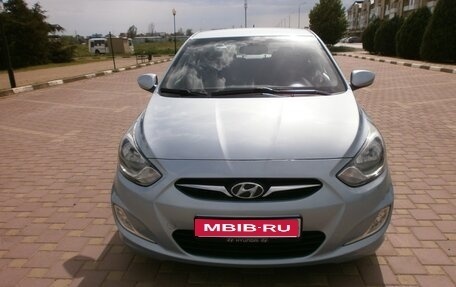 Hyundai Solaris II рестайлинг, 2013 год, 970 000 рублей, 1 фотография