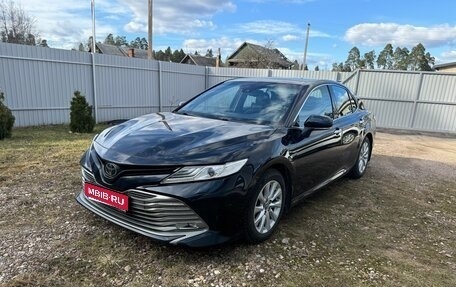 Toyota Camry, 2019 год, 2 400 000 рублей, 1 фотография