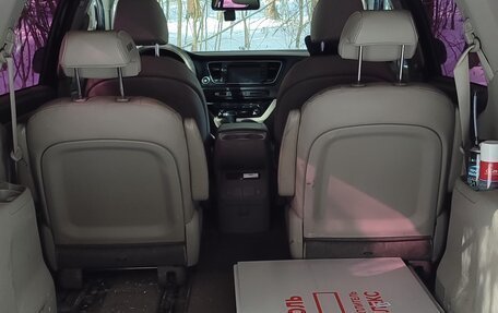 KIA Carnival III, 2015 год, 2 080 000 рублей, 3 фотография