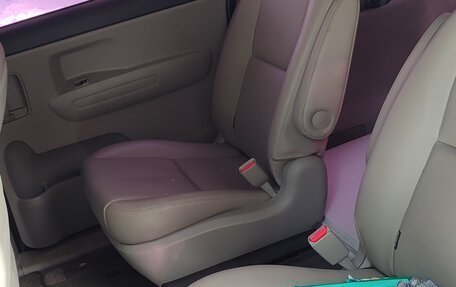 KIA Carnival III, 2015 год, 2 080 000 рублей, 10 фотография