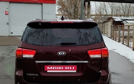 KIA Carnival III, 2015 год, 2 080 000 рублей, 4 фотография