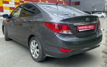 Hyundai Solaris II рестайлинг, 2012 год, 840 000 рублей, 3 фотография