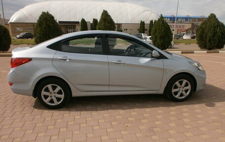 Hyundai Solaris II рестайлинг, 2013 год, 970 000 рублей, 7 фотография