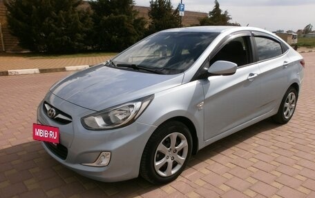 Hyundai Solaris II рестайлинг, 2013 год, 970 000 рублей, 2 фотография