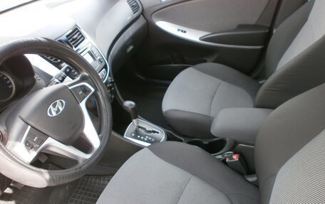 Hyundai Solaris II рестайлинг, 2013 год, 970 000 рублей, 9 фотография