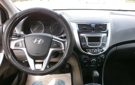 Hyundai Solaris II рестайлинг, 2013 год, 970 000 рублей, 15 фотография