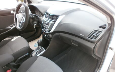 Hyundai Solaris II рестайлинг, 2013 год, 970 000 рублей, 21 фотография