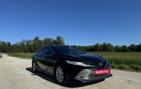 Toyota Camry, 2019 год, 2 400 000 рублей, 3 фотография