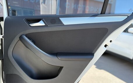 Volkswagen Jetta VI, 2013 год, 1 060 000 рублей, 28 фотография