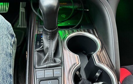 Toyota Camry, 2019 год, 3 600 000 рублей, 13 фотография