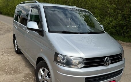 Volkswagen Caravelle T5, 2013 год, 1 990 000 рублей, 3 фотография