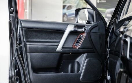 Toyota Land Cruiser Prado 150 рестайлинг 2, 2016 год, 3 500 000 рублей, 14 фотография