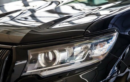 Toyota Land Cruiser Prado 150 рестайлинг 2, 2016 год, 3 500 000 рублей, 13 фотография