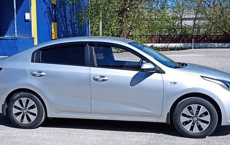KIA Rio IV, 2017 год, 1 250 000 рублей, 2 фотография