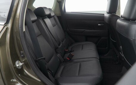 Mitsubishi Outlander III рестайлинг 3, 2018 год, 2 899 000 рублей, 9 фотография