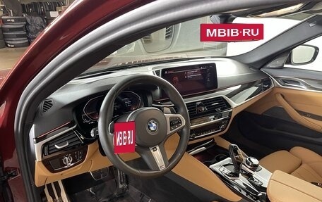 BMW 5 серия, 2022 год, 6 550 000 рублей, 10 фотография