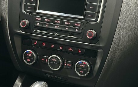 Volkswagen Jetta VI, 2014 год, 1 179 900 рублей, 12 фотография