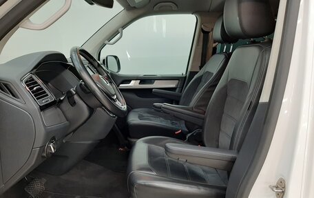 Volkswagen Multivan T6 рестайлинг, 2018 год, 3 950 000 рублей, 10 фотография